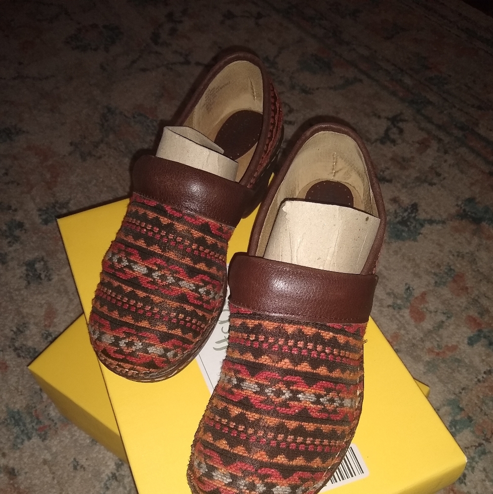 Shoe